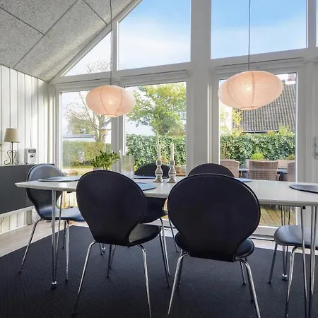 3 Bedroom Awesome In *